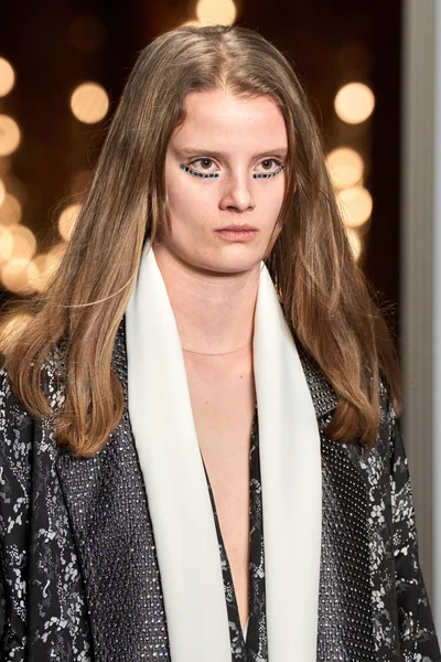 Look 92